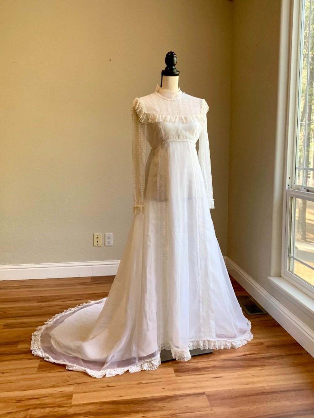 Vintage 1970's Wedding Gown Size XS